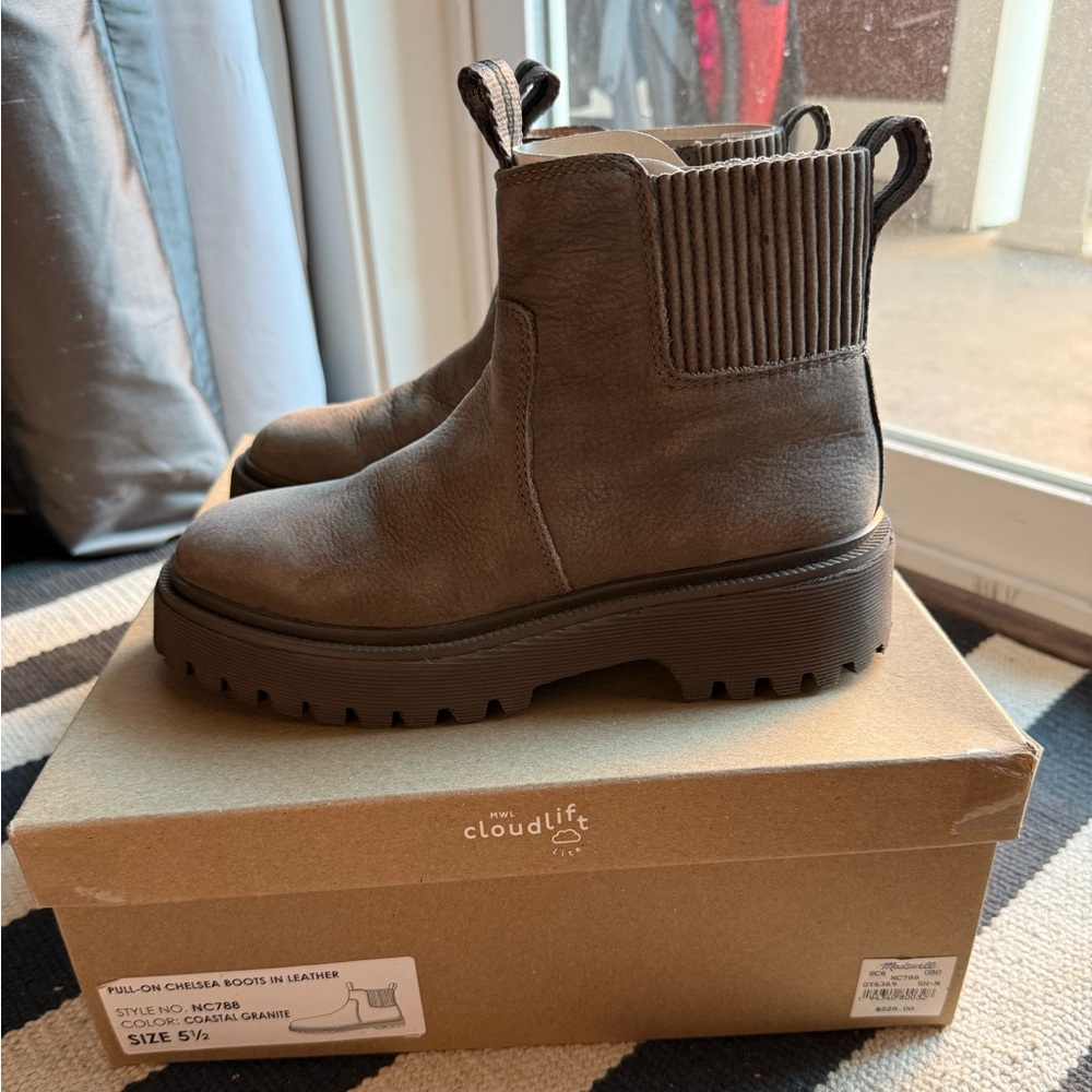 Madewell The Henry Lugsole Nubuck in Coastal Granite #Madewell #Lugsole #Henry